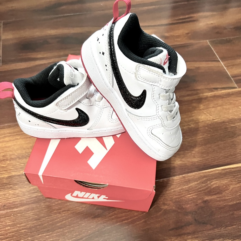 Nike Court Borough Low 2 toddler girls shoes size 8C
